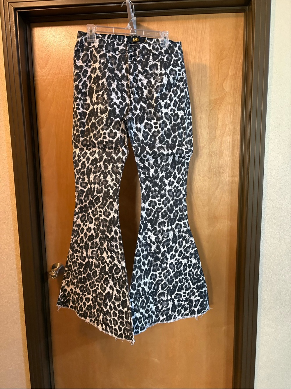 Lucky & Blessed Black and White High-Rise Flare Pants; Size 12 - Picture 2 of 7